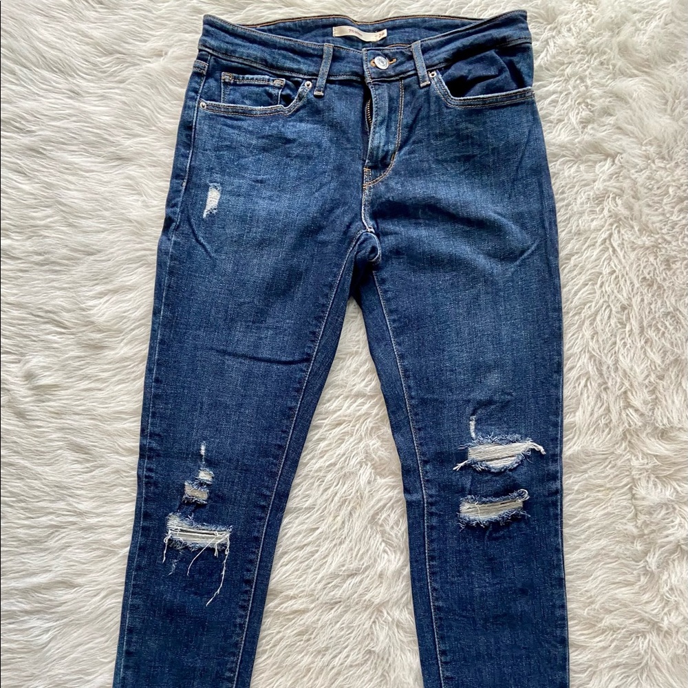 Levi’s 711 Skinny Jeans